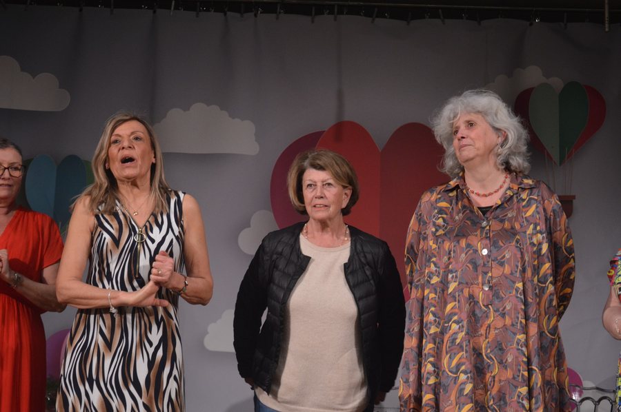 Christiane en compagnie de Françoise Llaurens, présidente de l'APEX, et Christine Guillaume, CESF